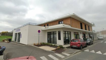 Location local commercial à Pompignac - Ref.33.7926